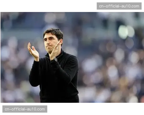 伯恩茅斯官方宣布，主教练伊劳拉与球队续约至2028年