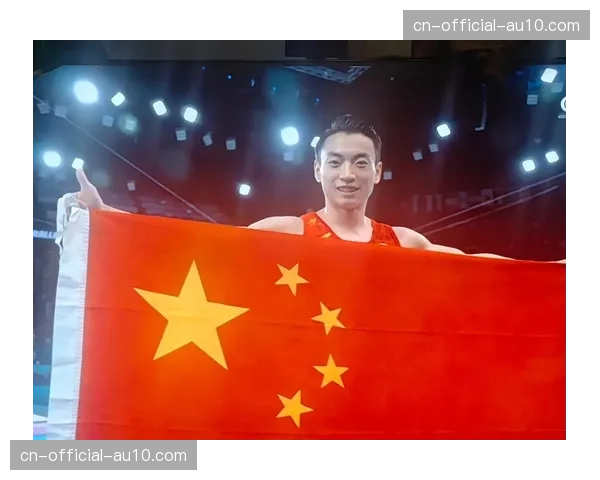 世界体操单项世界杯多哈站：中国选手邹敬园夺得双杠金牌