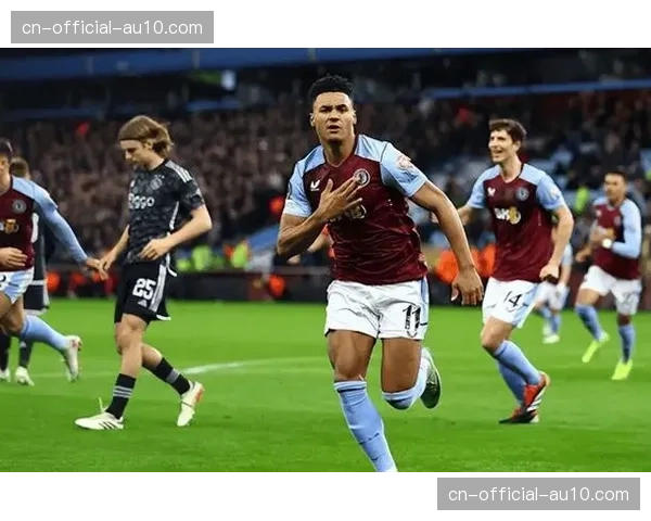 战报：十人应战的阿斯顿维拉2-2战平西汉姆联