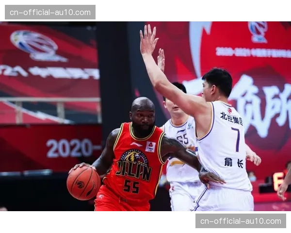 特写:加时赛第119分钟,德布劳内因抽筋被换下时的遗憾神情 特写:加时赛第119分钟,德布劳内因抽筋被换下时的遗憾神情